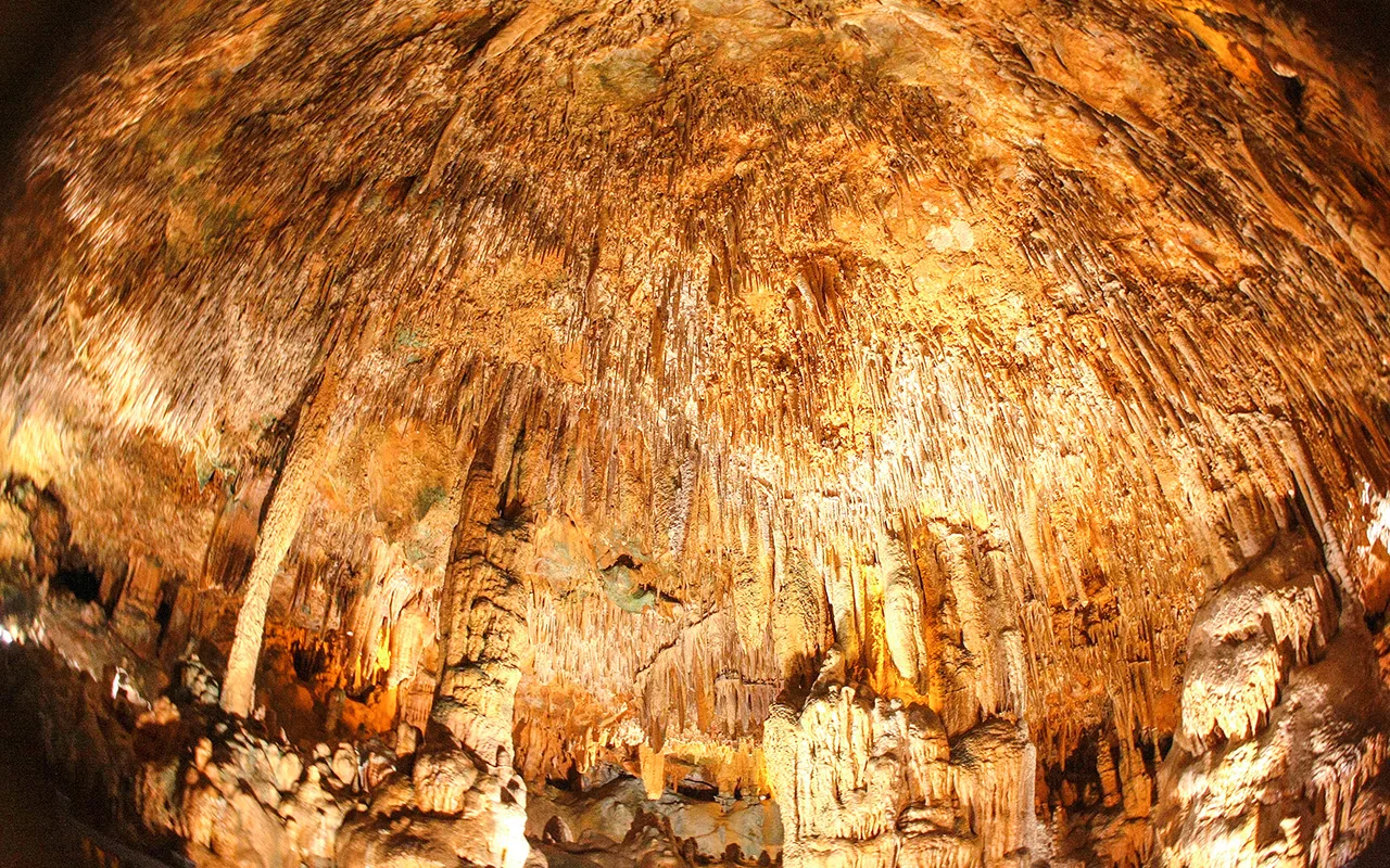 Damlataş Mağarası