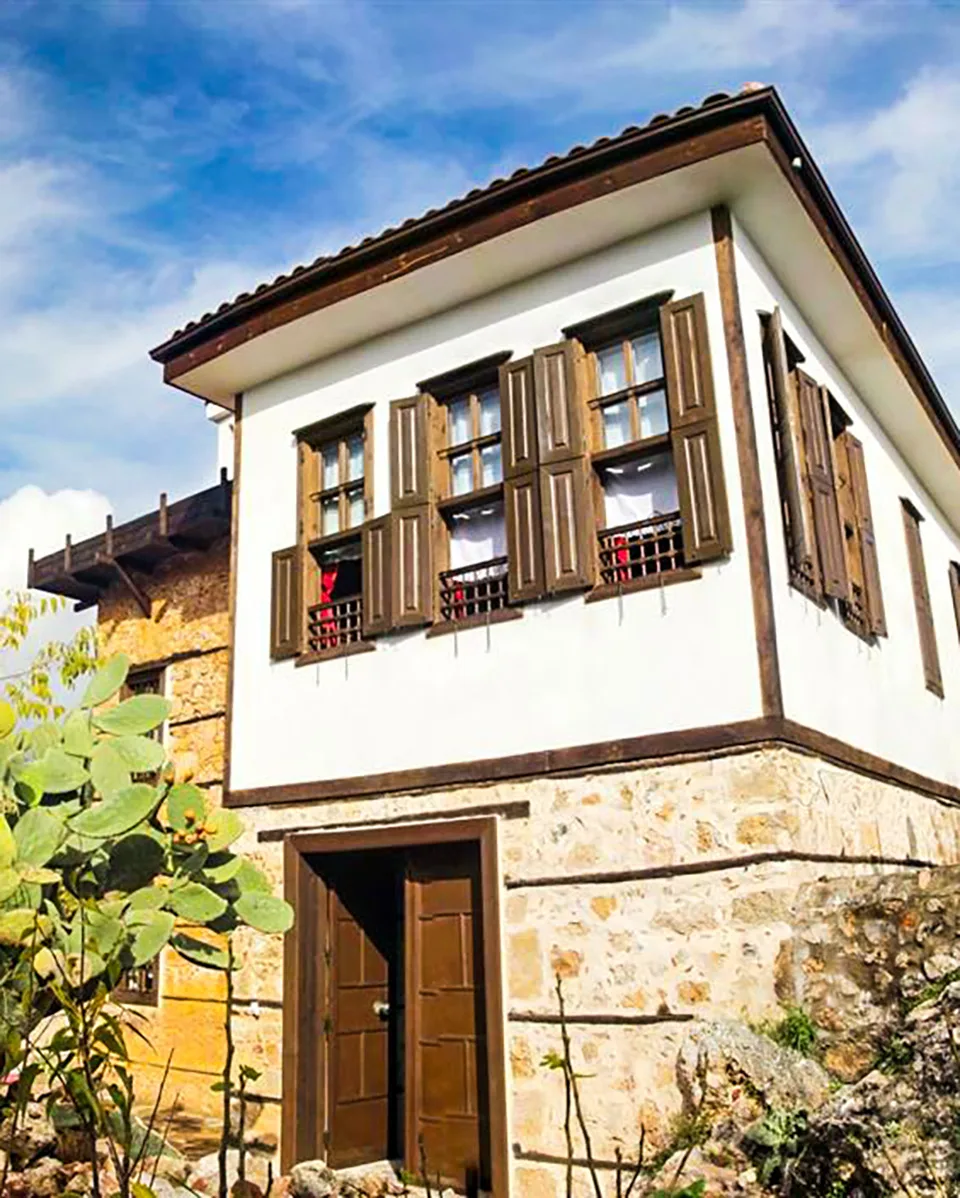 Ömürlü Kemal Atlı Kültür Evi