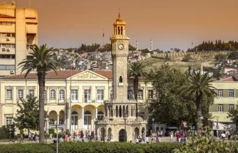 İzmir Konak Saat Kulesi ve Kordon gün batımı