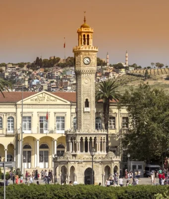 İzmir Konak Saat Kulesi ve Kordon gün batımı