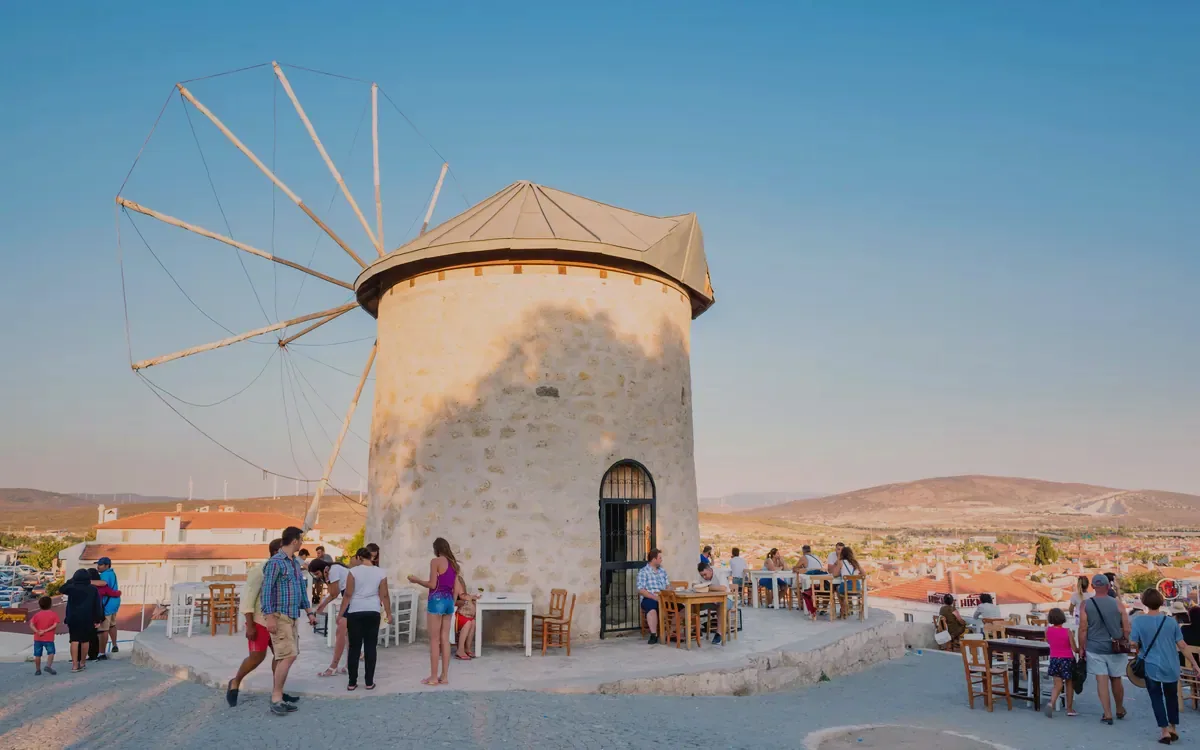 Alaçatı Yel Değirmenleri