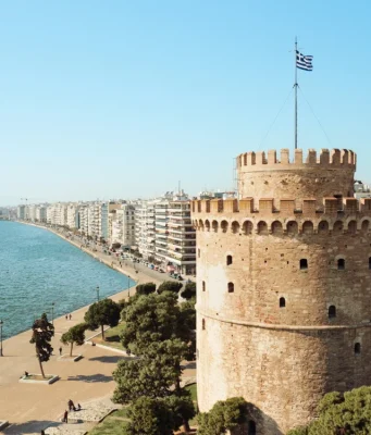 Selanik sahil şeridi ve Beyaz Kule manzarası