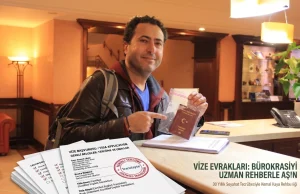 Kemal Kaya vize evrakları ve yeminli tercüme dosyalarını hazırlarken.