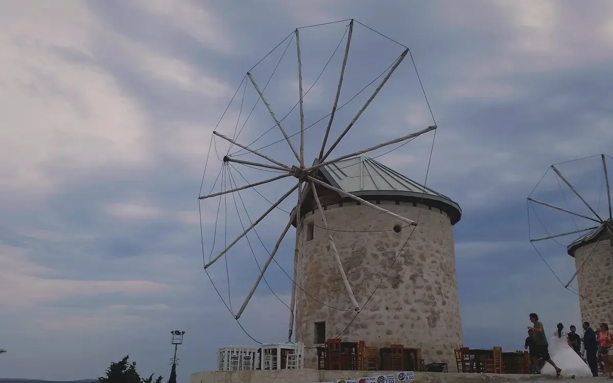 Alaçatı Değirmenleri