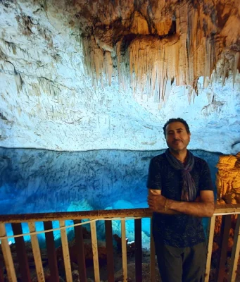 Aynalıgöl Mağarası içindeki yeraltı gölü