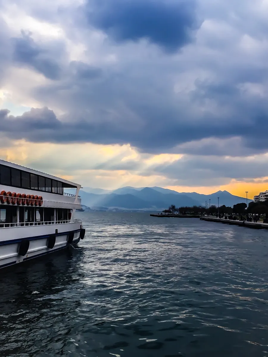 Karşıyaka İskelesi