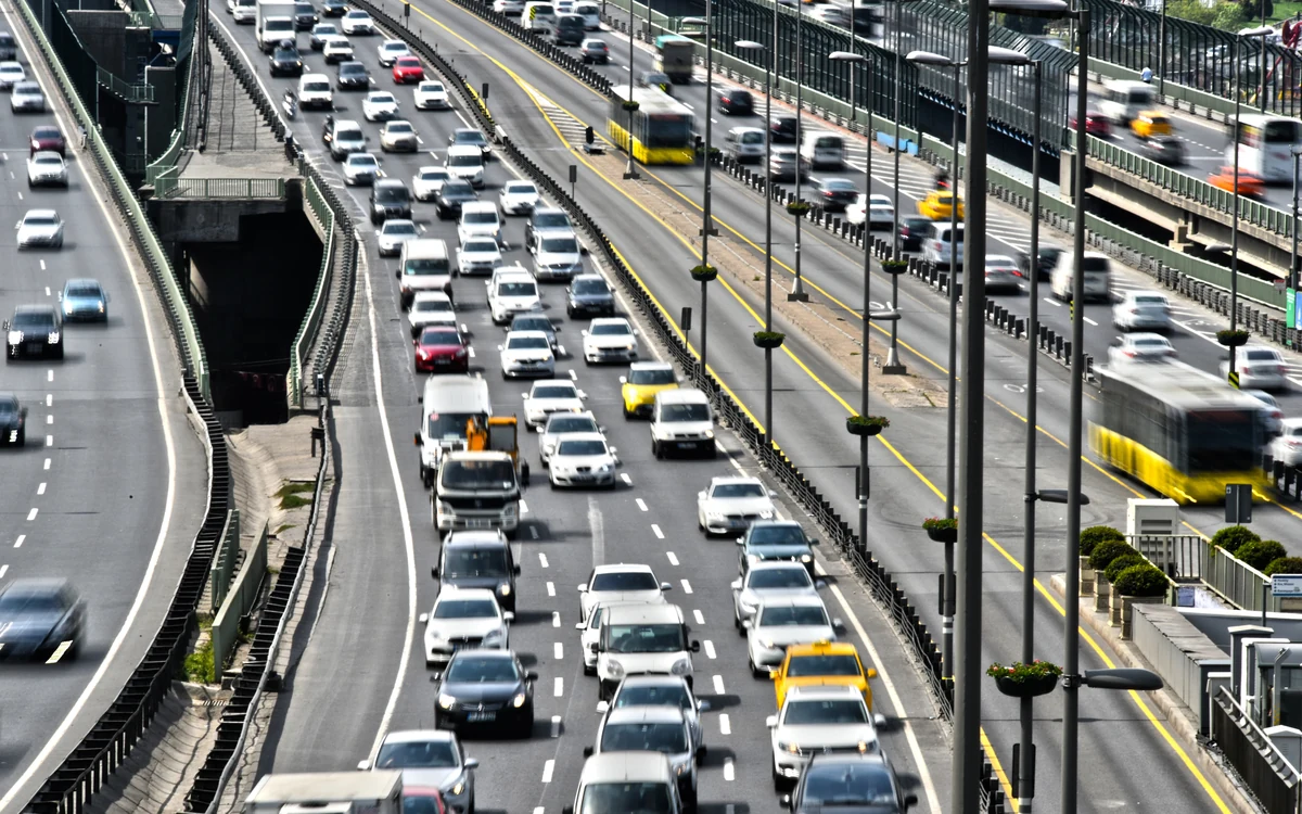 İstanbul Havalimanı Taksim transfer yolunda otoyol trafiği